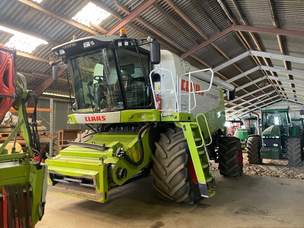 E-FARM: Claas Lexion 600 - Mähdrescher - id DBFUAW9 - 91.801 € - Baujahr: 2006 - Abgelesene Motorstunden: 2.788,Motorleistung (PS): 500,Dänemark