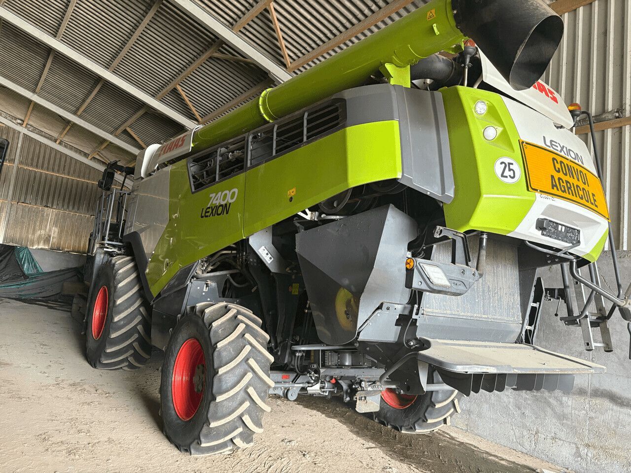 Claas Lexion 7400 Combine harvester €268,000