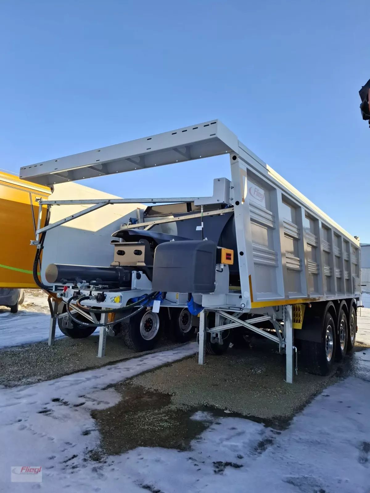 Fliegl ass 372 dreiachs Přeprava píce 62 200 €