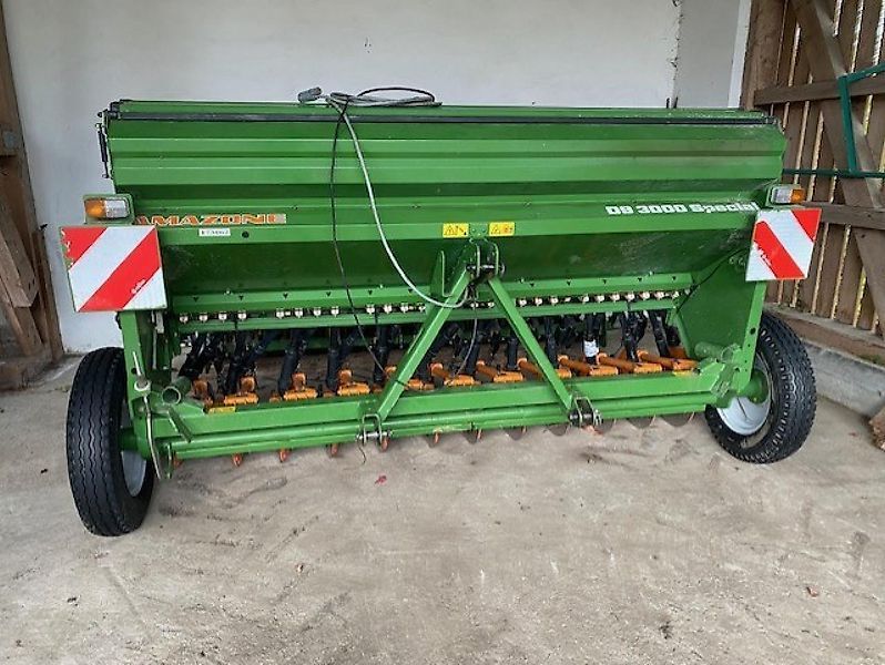 E-FARM: Amazone d9 3000 special - Taladro - id MLVNEQG - 10.924 € - Año: 2011 - Horas: 460,Alemania