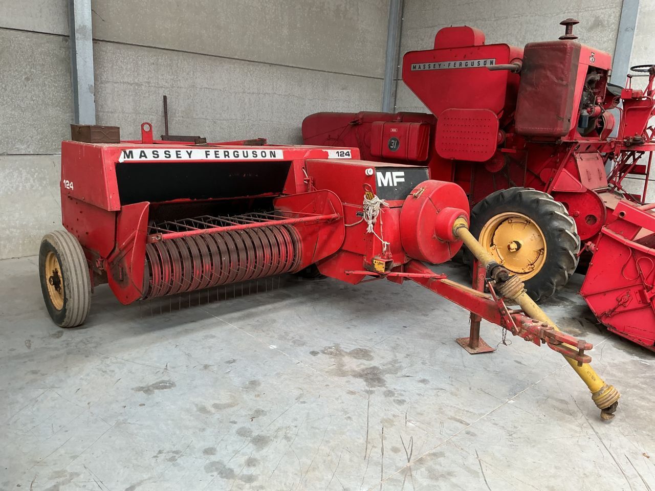 Massey Ferguson 124 Presse à balles 4 000 €