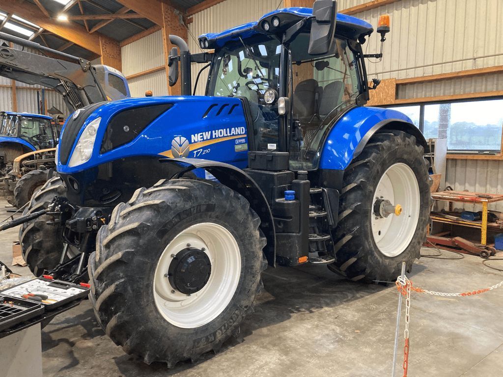 E-FARM: New Holland T7.210 - Traktor - id PTDFA2S - 93 000 € - Rok produkcji: 2020 - Motogodziny: 2520,Moc silnika: 181,Francja
