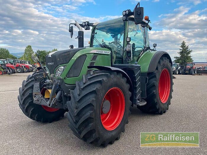 E-FARM: Fendt 718 Vario - Tractor - id NH7EHMQ - €79,000 - Year of construction: 2013 - Engine hours: 8,250,Engine power (HP): 180,Germany