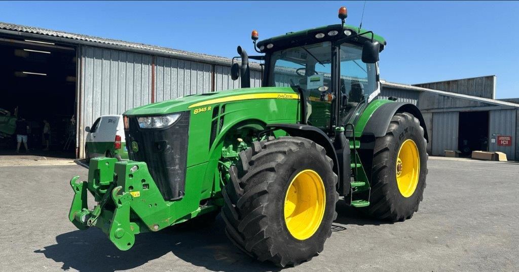 E-FARM: John Deere 8345 R - Tractor - id 6WKBC4R - €165,000 - Year of construction: 2016 - Engine hours: 3,348,Engine power (HP): 345,France