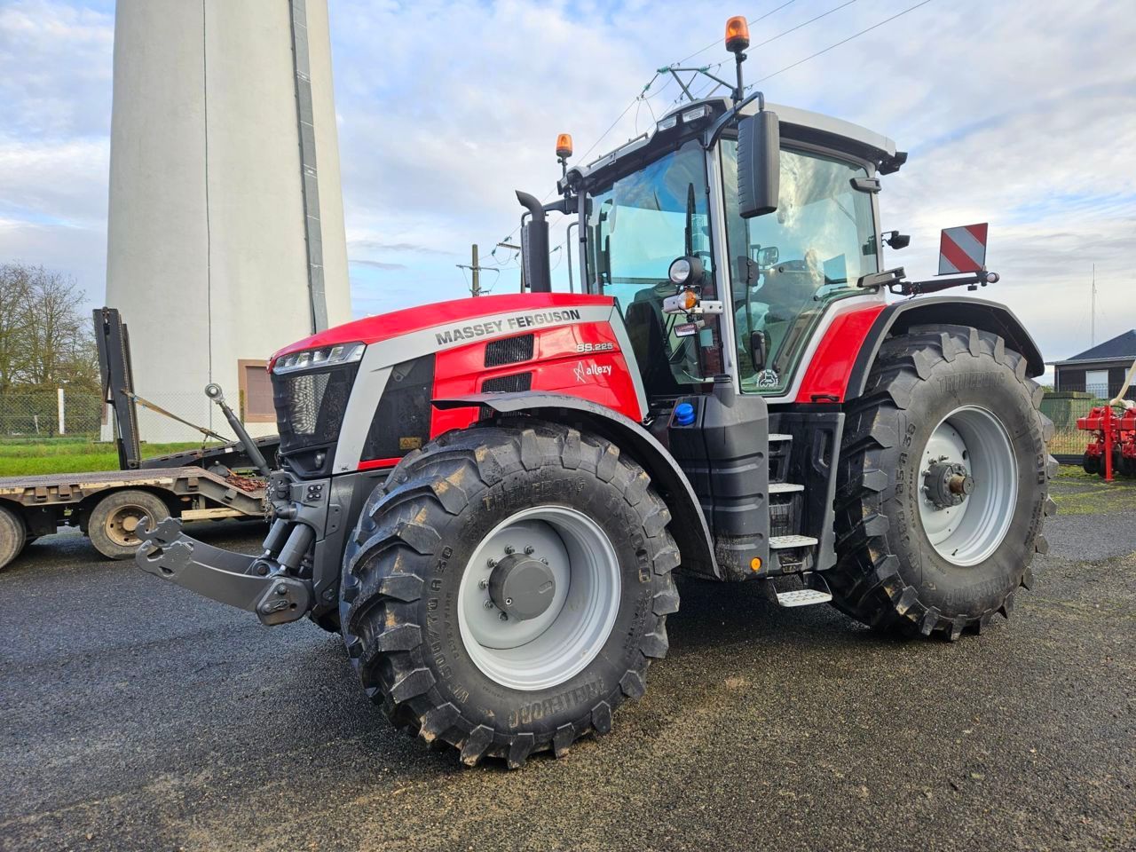 E-FARM: Massey Ferguson 8S.225 Efficient - Traktor - id DNINXUZ - 119 000 € - Rok produkcji: 2022 - Motogodziny: 1345,Moc silnika: 225,Francja