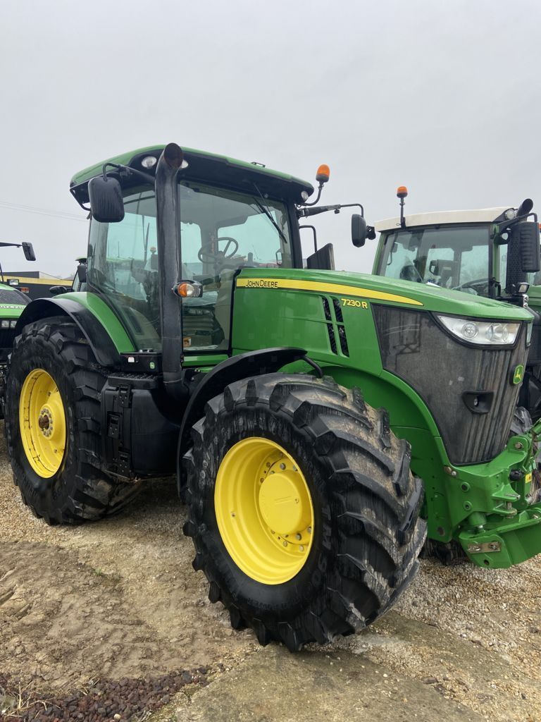 E-FARM: John Deere 7230 R - Trattore - id VRLBEAR - Anno di costruzione: 2012 - Ore: 5.600,Potenza del motore: 230,Francia