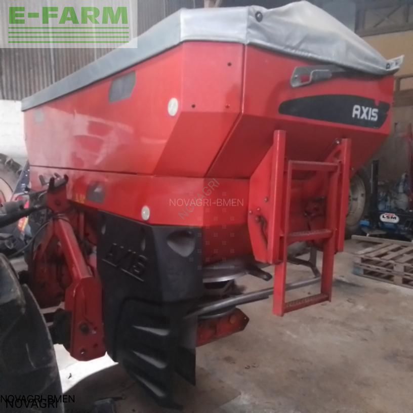 Kuhn axis 40.1w Fertiliser spreader €6,900