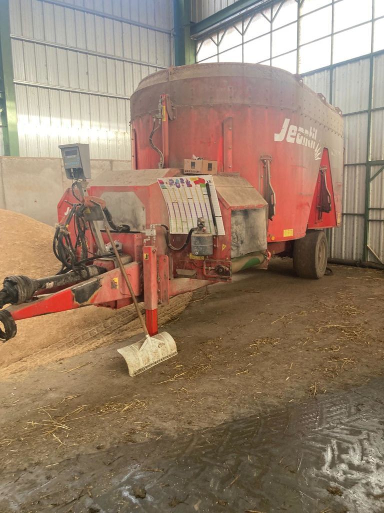 Jeantil mvv 20 Mixer feeder €11,000