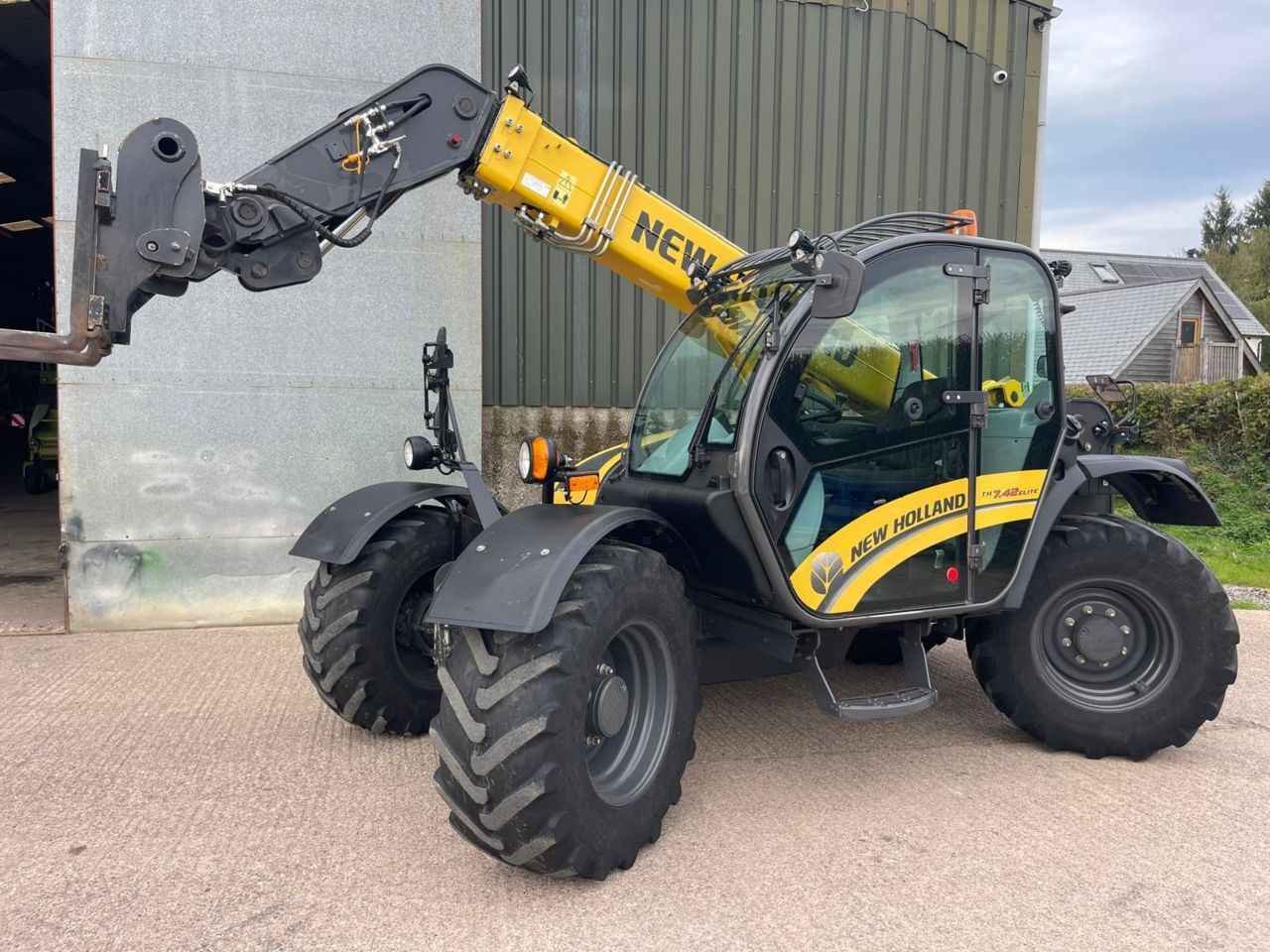 New Holland th 7.42 elite Telehandler €53,805