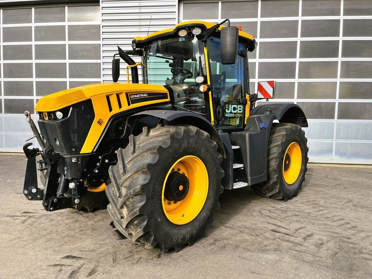 JCB Fastrac 4220 Tractor 175.000 €
