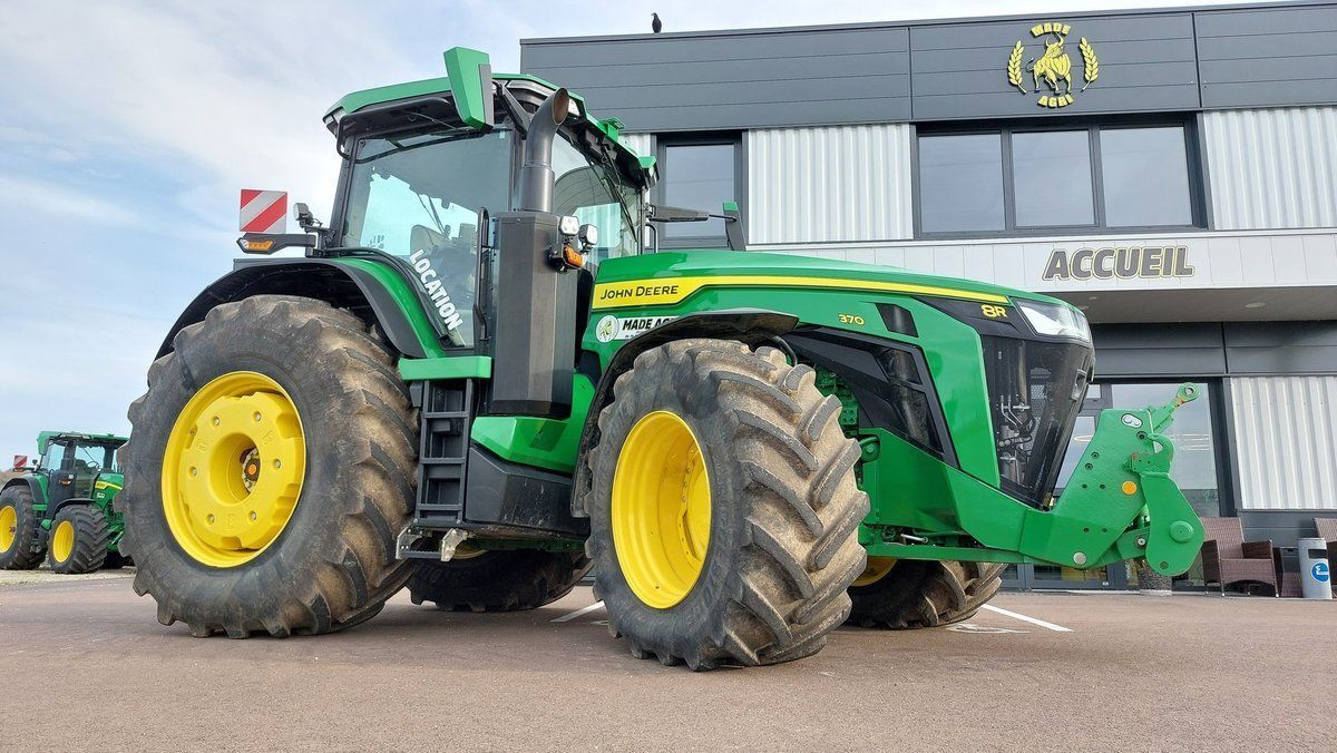 John Deere 8R 370 Tractor €255,000