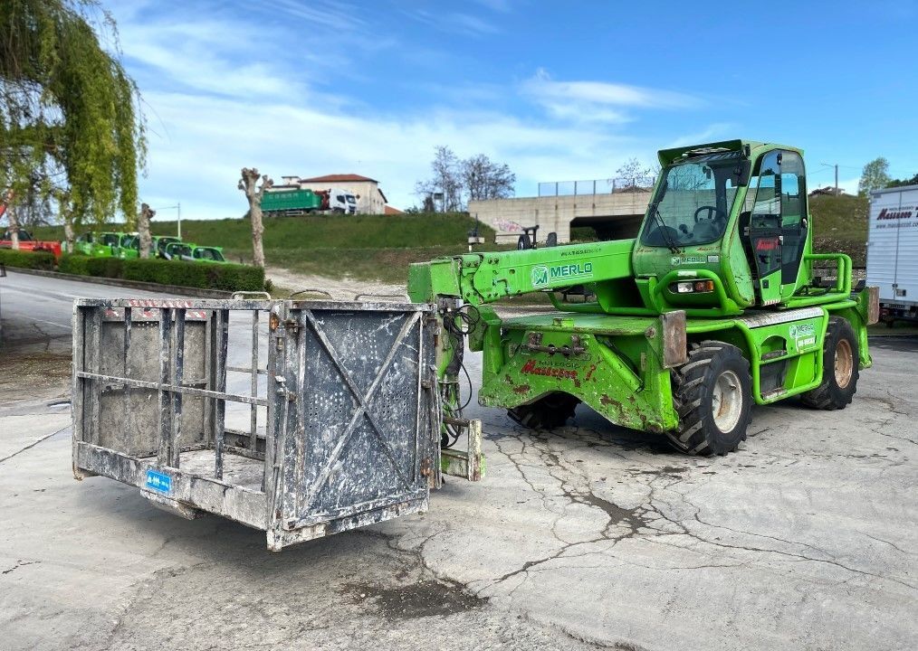 E-FARM: Merlo roto 38.16 - Teleskoplader - id WAUNSZ1 - 65.000 € - Baujahr: 2007 - Abgelesene Motorstunden: 4.549,Frankreich