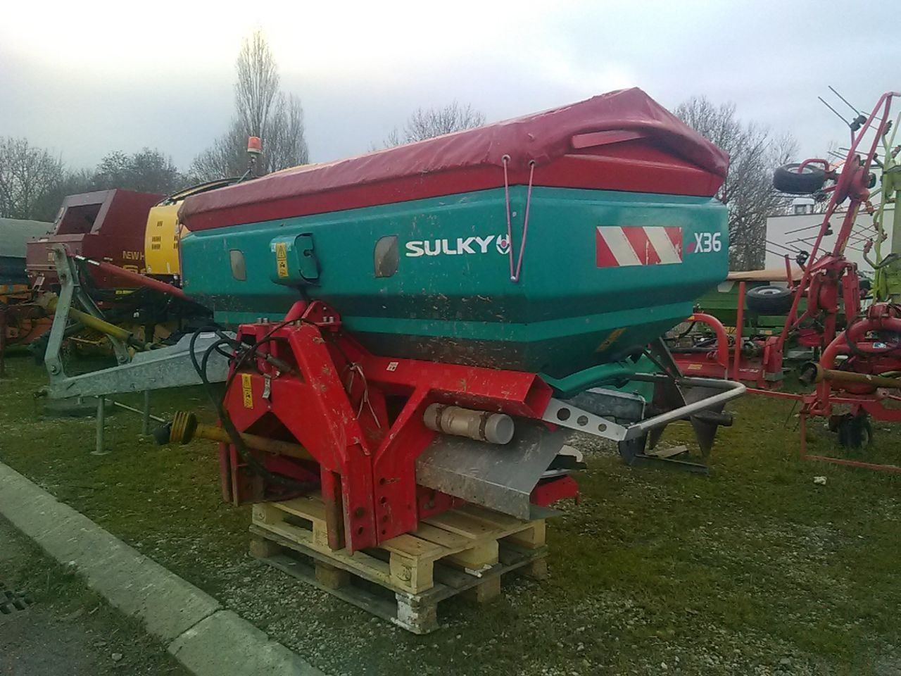 Sulky-Burel x36 fertiliserspreaders 6 000 €