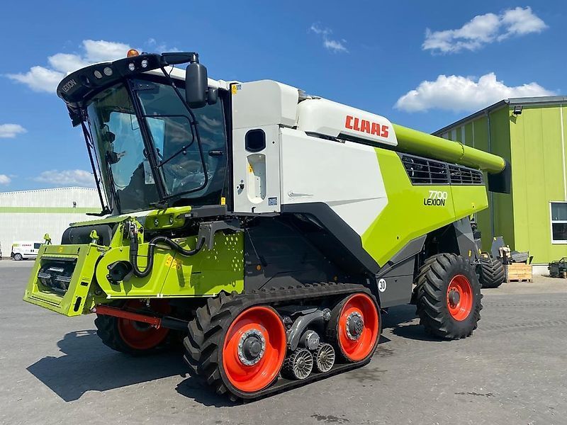 E-FARM: Claas Lexion 7700 - Combine harvester - id TRPGQVC - €465,000 - Year of construction: 2023 - Engine hours: 405,Engine power (HP): 549,Germany