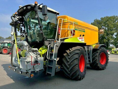 E-FARM: Claas Xerion 4000 SADDLE TRAC - Traktor - id Y81JRRM - 231.093 € - Baujahr: 2017 - Abgelesene Motorstunden: 5,Motorleistung (PS): 419,Deutschland