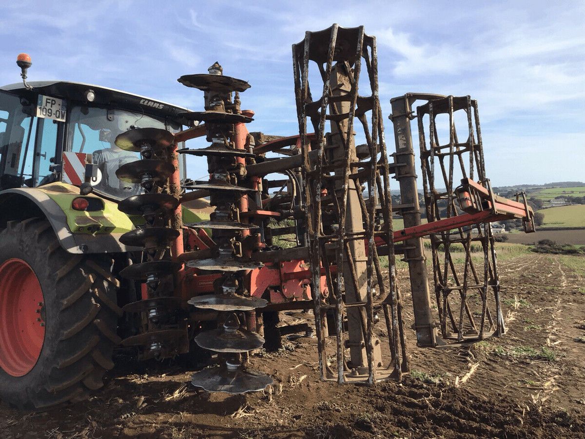 GREGOIRE BESSON dechaumeur normandie porte rep Cultivateur 10 000 €