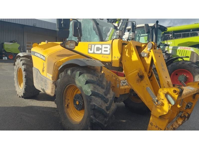 E-FARM: JCB 542 70 - Chargeur télescopique  - id KX6KLKV - 56 000 € - Année: 2019 - Lecture du nombre d'heure: 4 080,France