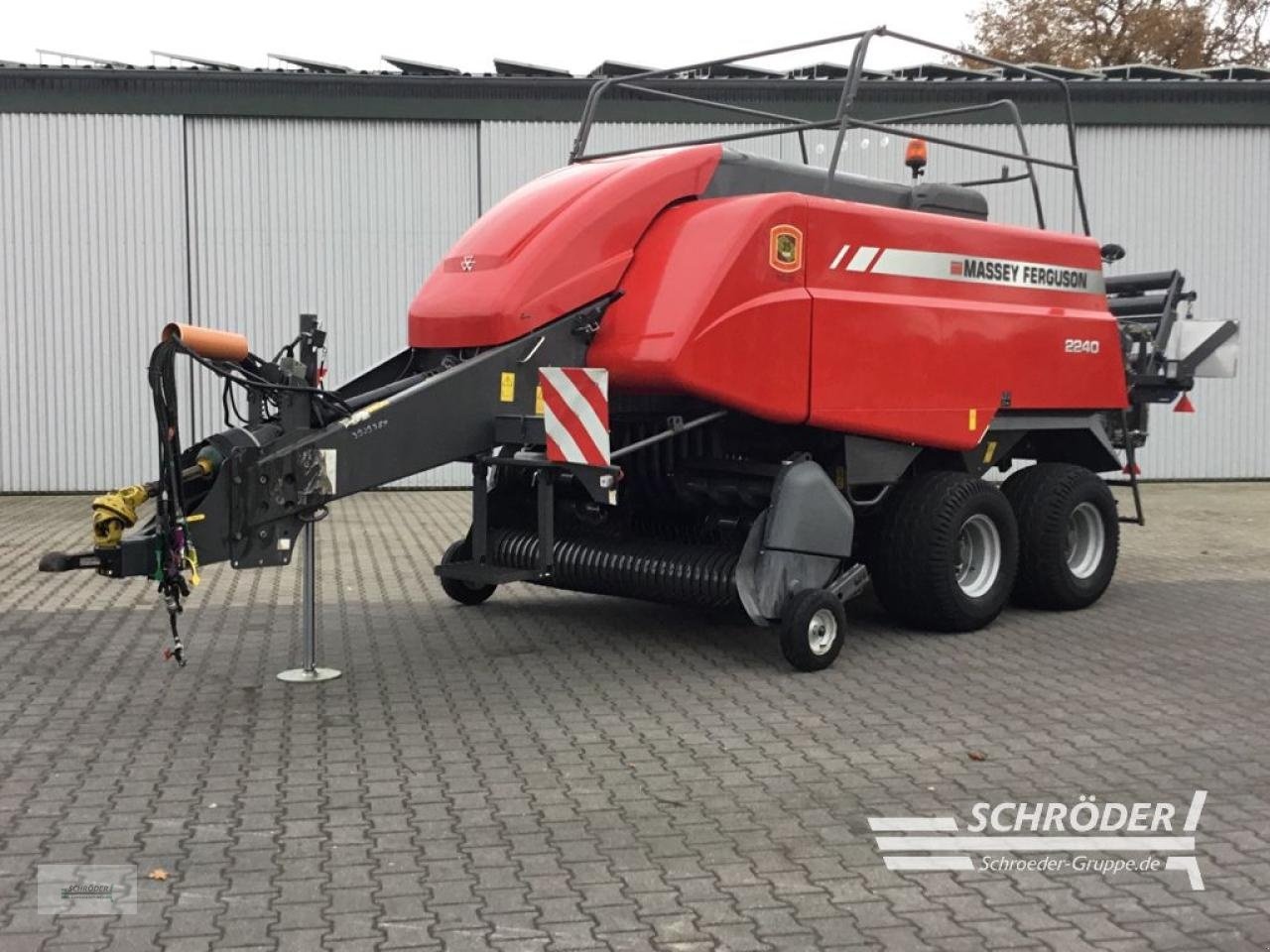 Massey Ferguson 2240 TC baler €58,500