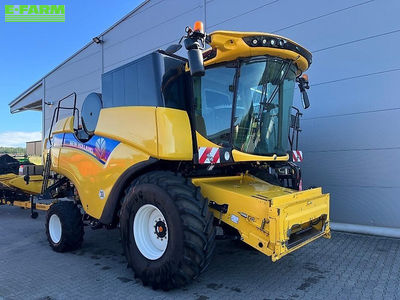 E-FARM: New Holland CX6.80 - Combine harvester - id GUM4ZN9 - €189,000 - Year of construction: 2017 - Engine hours: 850,Engine power (HP): 306,Germany