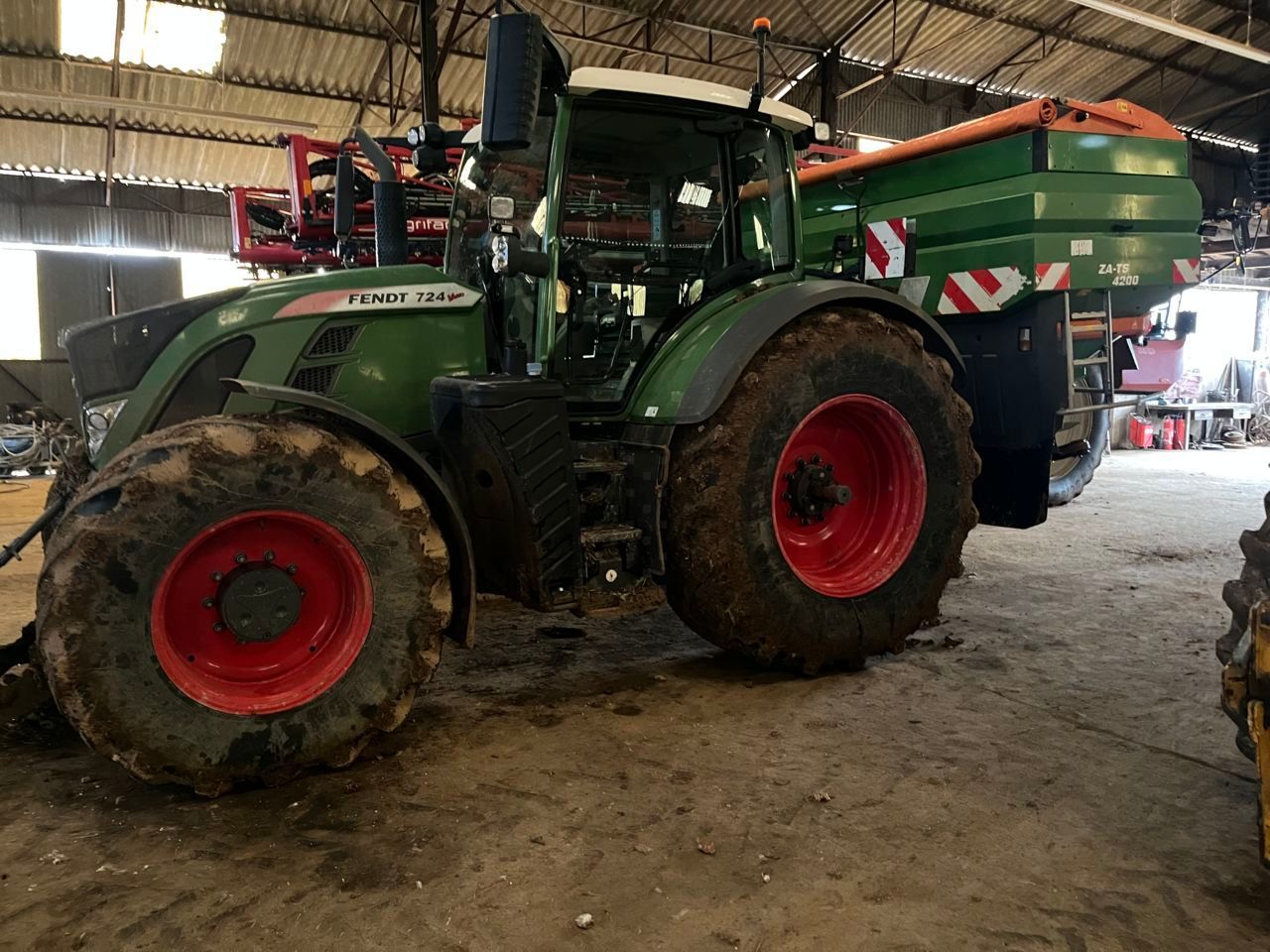 Fendt 724 Vario Profi Plus Traktor 135.000 €
