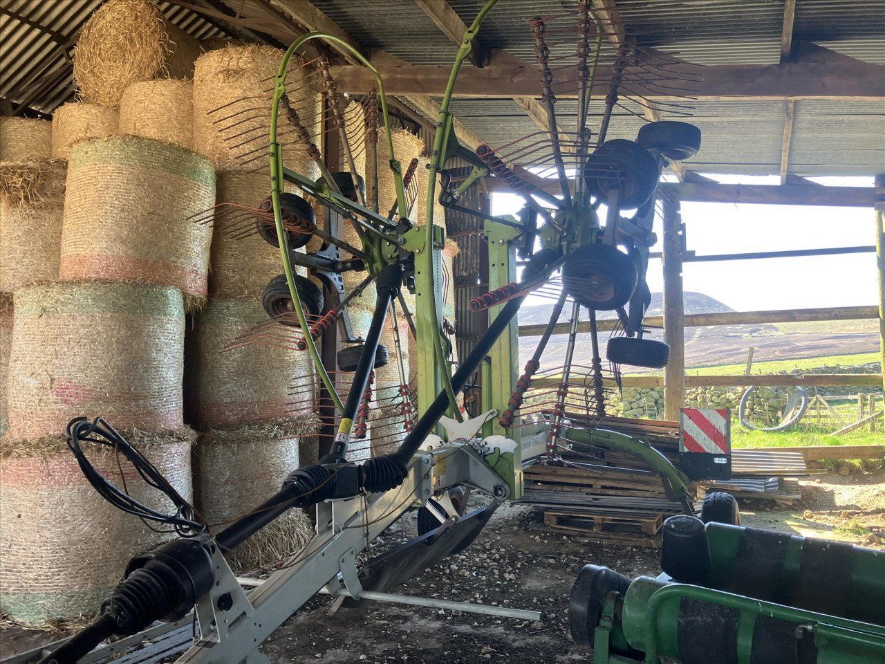 E-FARM: Claas Liner 2600 - Faneuse - id ZSNZXSW - 18 399 € - Année: 2021 - Royaume-Uni