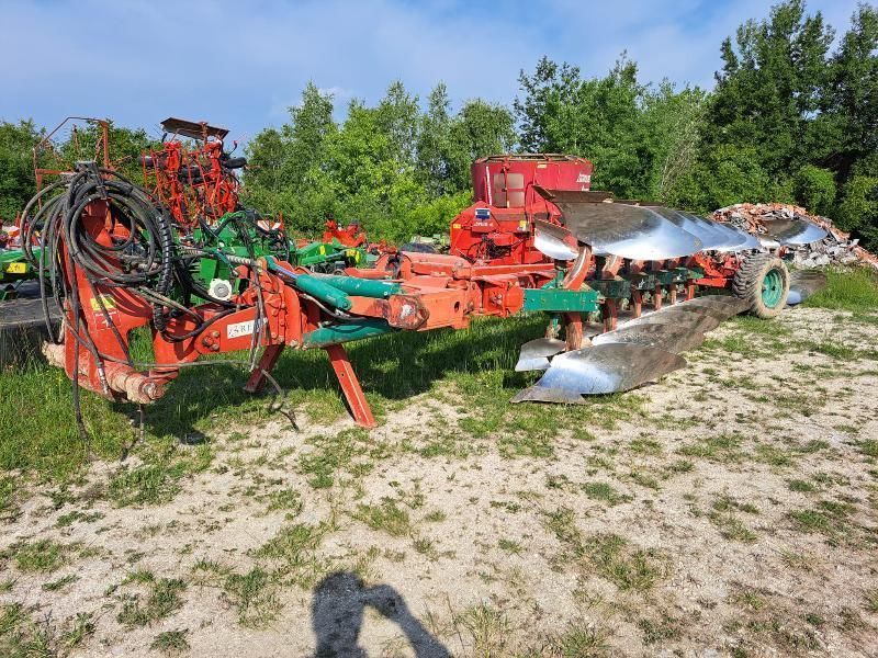 E-FARM: Kverneland pw 10 - Plough - id RPQYREJ - €22,000 - Year of construction: 2012 - France