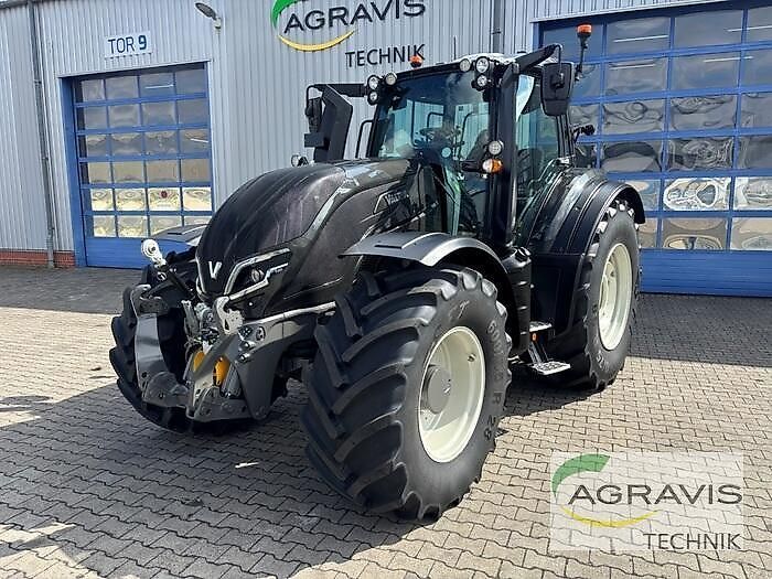 E-FARM: Valtra T235D - Traktor - id MCRS5CY - 154.900 € - Baujahr: 2024 - Abgelesene Motorstunden: 430,Deutschland