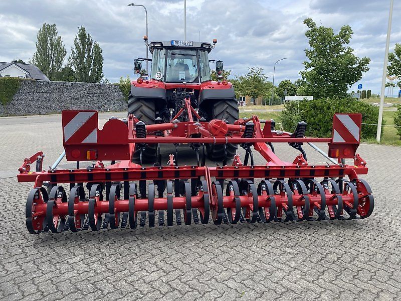 E-FARM: HORSCH Terrano 4 FX - Kultivátor - id KZM9RIW - 26 042 EUR - Gyártási év: 2025 - Németország