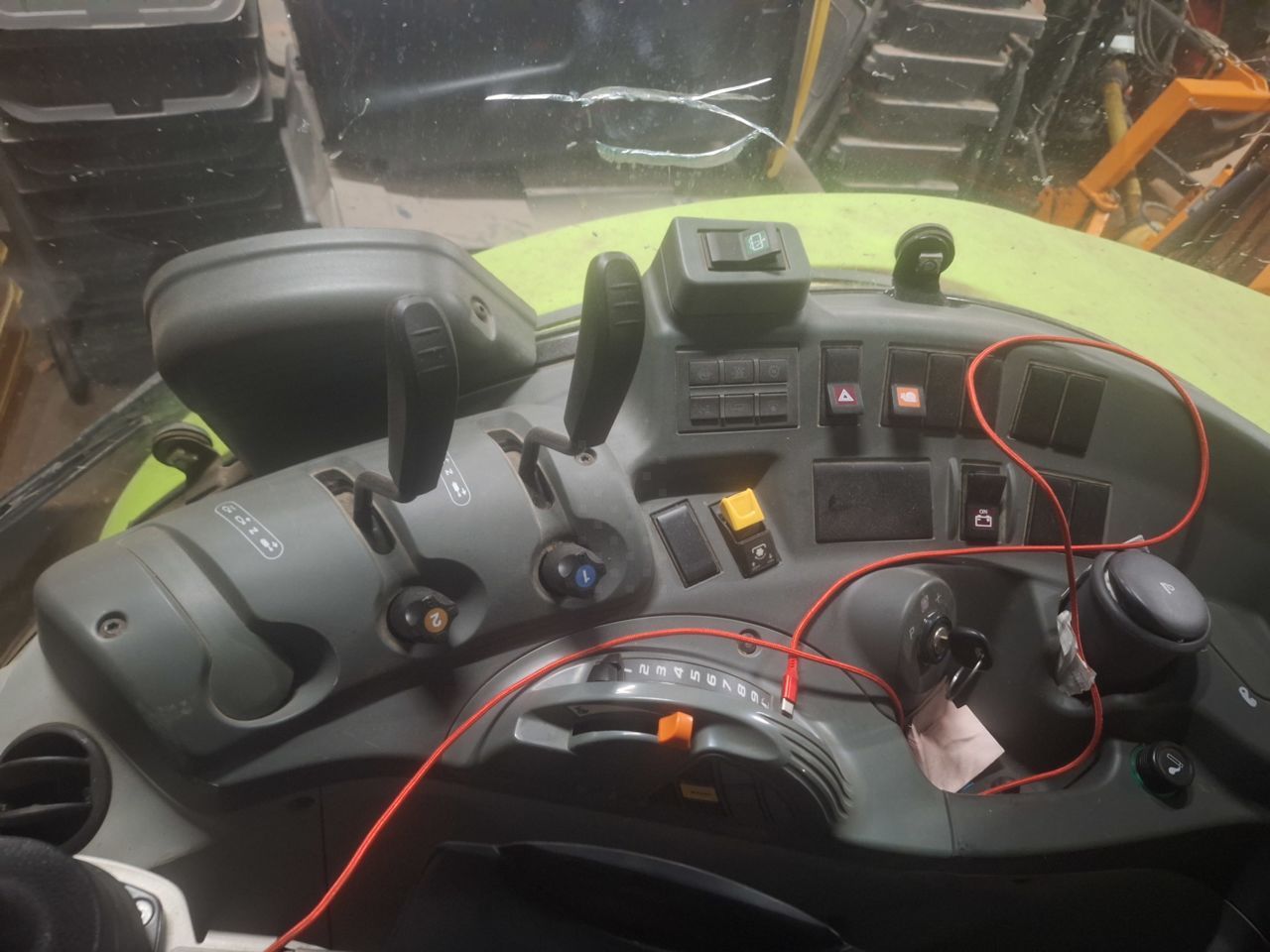 E-FARM: Claas Arion 440 - Tractor - id UISVH42 - Anul: 2017 - Citeste ore: 7.400,Franța