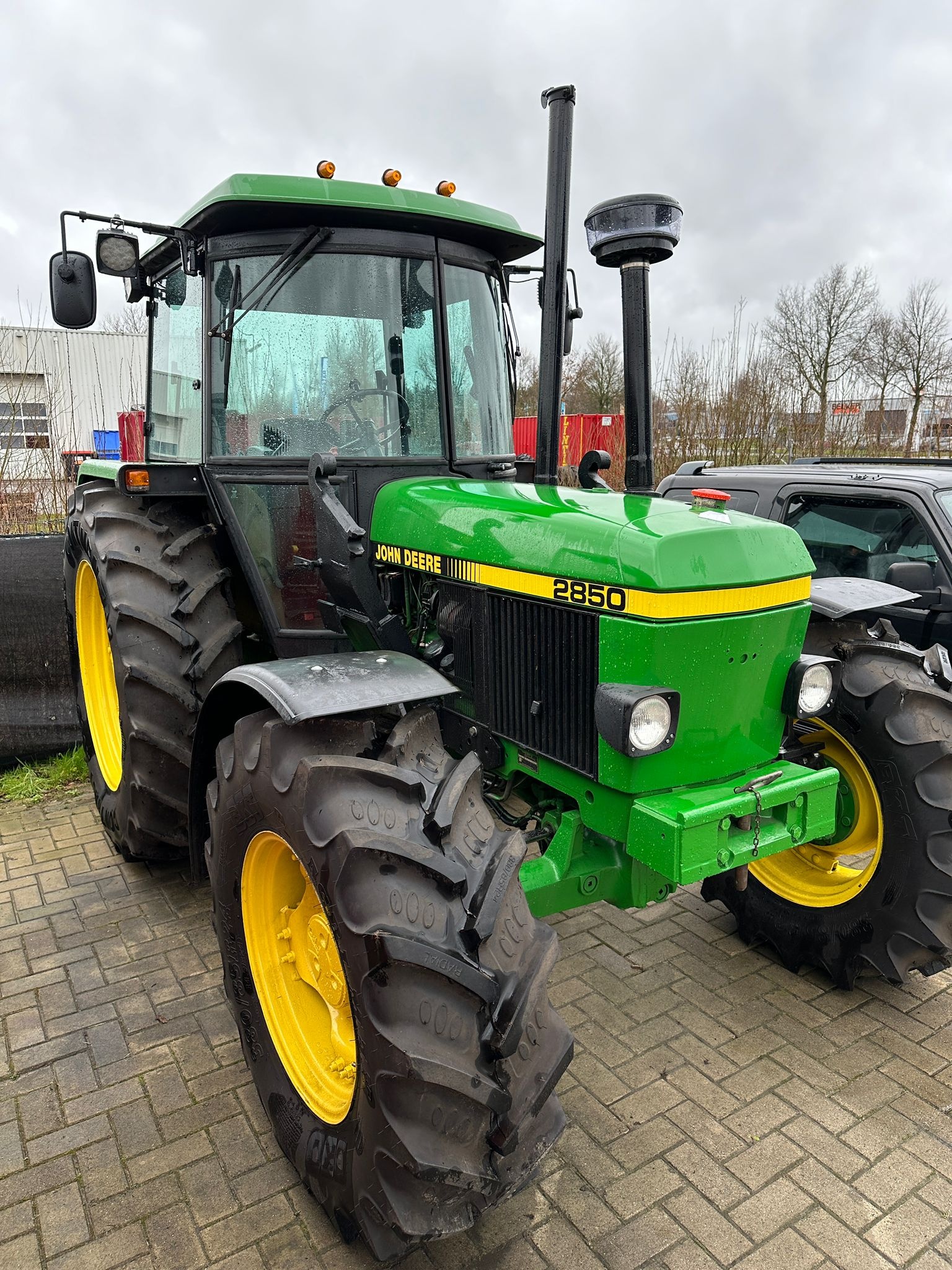 John Deere 2850 tractor €21,000