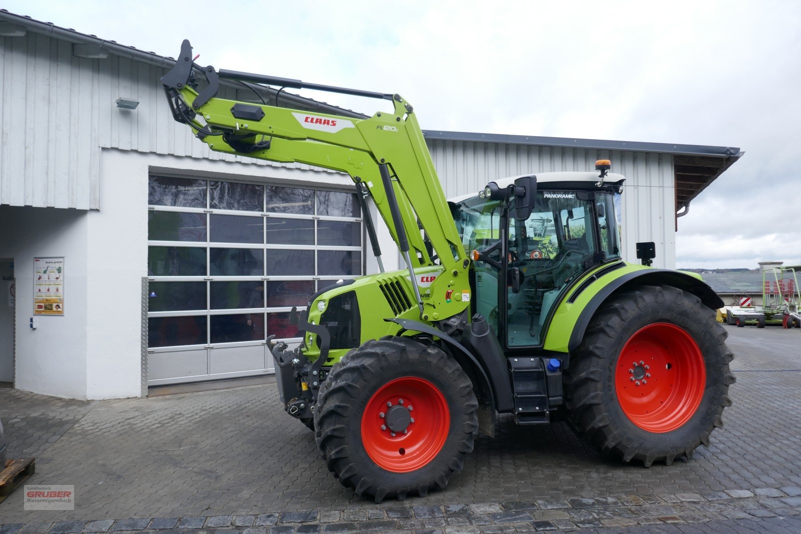Claas arion 470 cis panoramic inkl. fl120c tractor €105,000