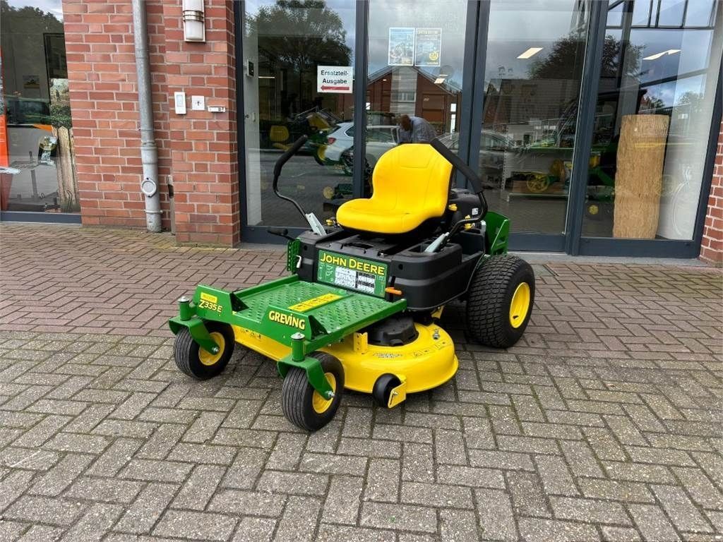 E-FARM: John Deere Z335E - Kosiarka - id GP7RYJF - 5328 € - Rok produkcji: 2022 - Niemcy