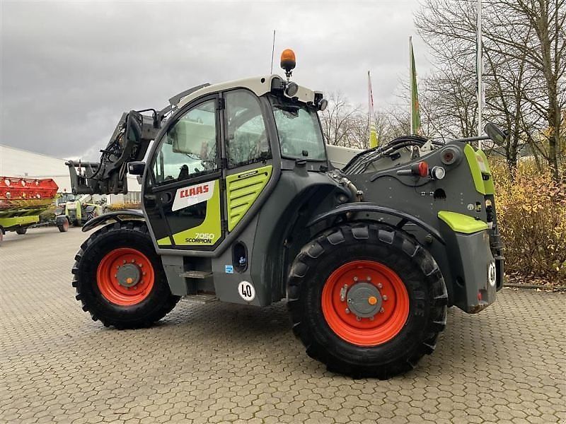E-FARM: Claas scorpion 7050 - Teleszkópos rakodó - id IS41MP7 - 69 500 EUR - Gyártási év: 2017 - Üzemóra (motor): 3786,Motor teljesítménye (LE): 136,Németország
