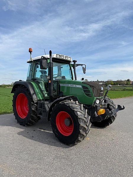 E-FARM: Fendt 312 Vario - Traktor - id XSRWSLV - 62 000 € - Rok produkcji: 2012 - Motogodziny: 4320,Moc silnika: 124,Niemcy