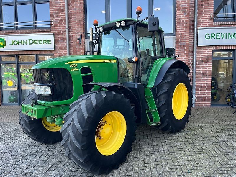 John Deere 7530 Premium Tractor €40,900
