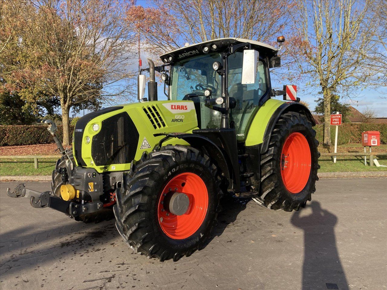 E-FARM: Claas Arion 660 - Tractor - id Y5XCHMH - 113.749 EUR - Anul: 2022 - Citeste ore: 2.800,Muterea motorului: 205,Regatul Unit