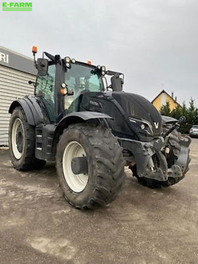 E-FARM: Valtra T254 - Tractor - id TDMBA2J - €102,500 - Year of construction: 2021 - Engine hours: 3,200,Engine power (HP): 250.17,France