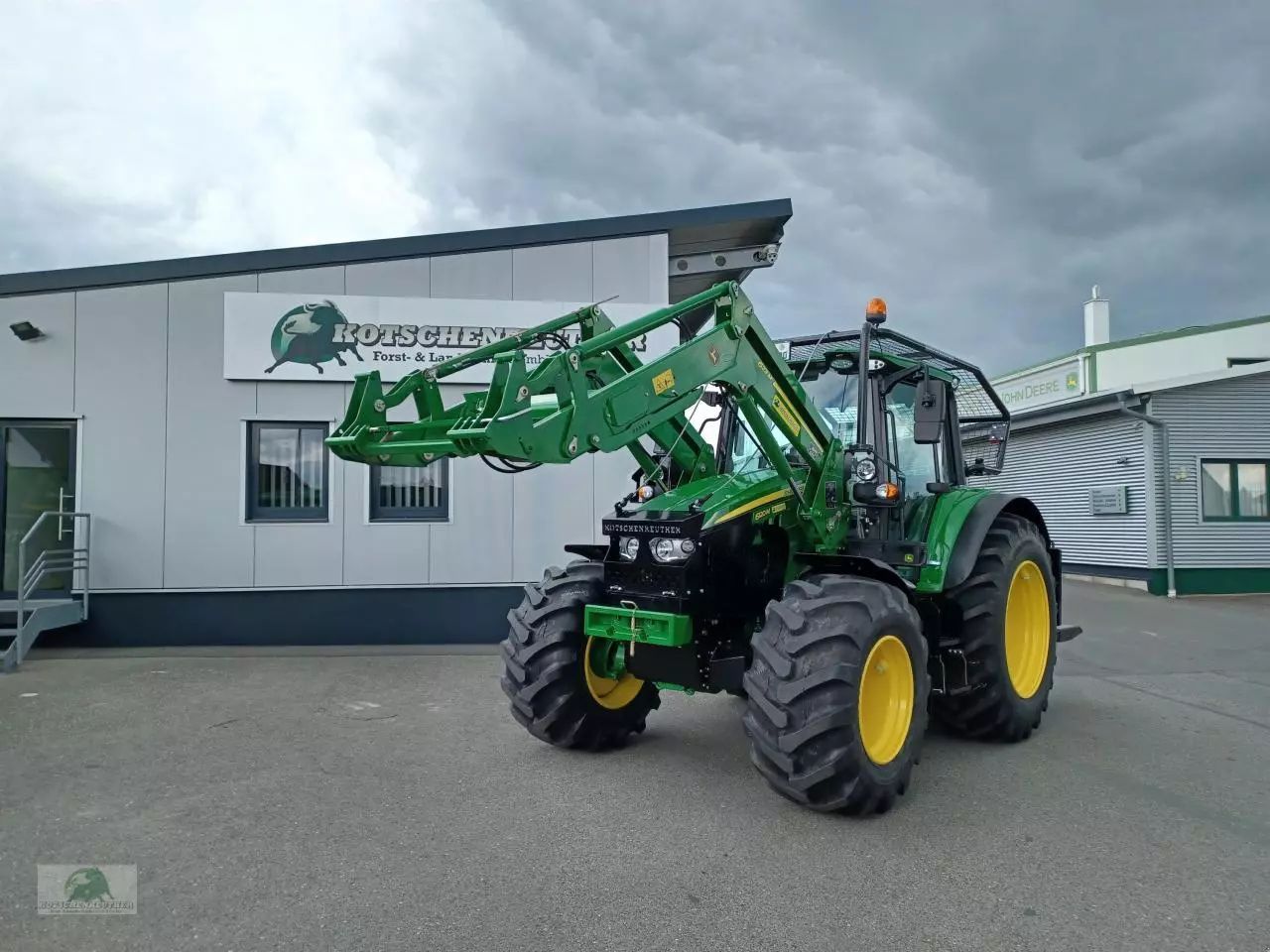 John Deere 6120 M Трактор 183 900 €
