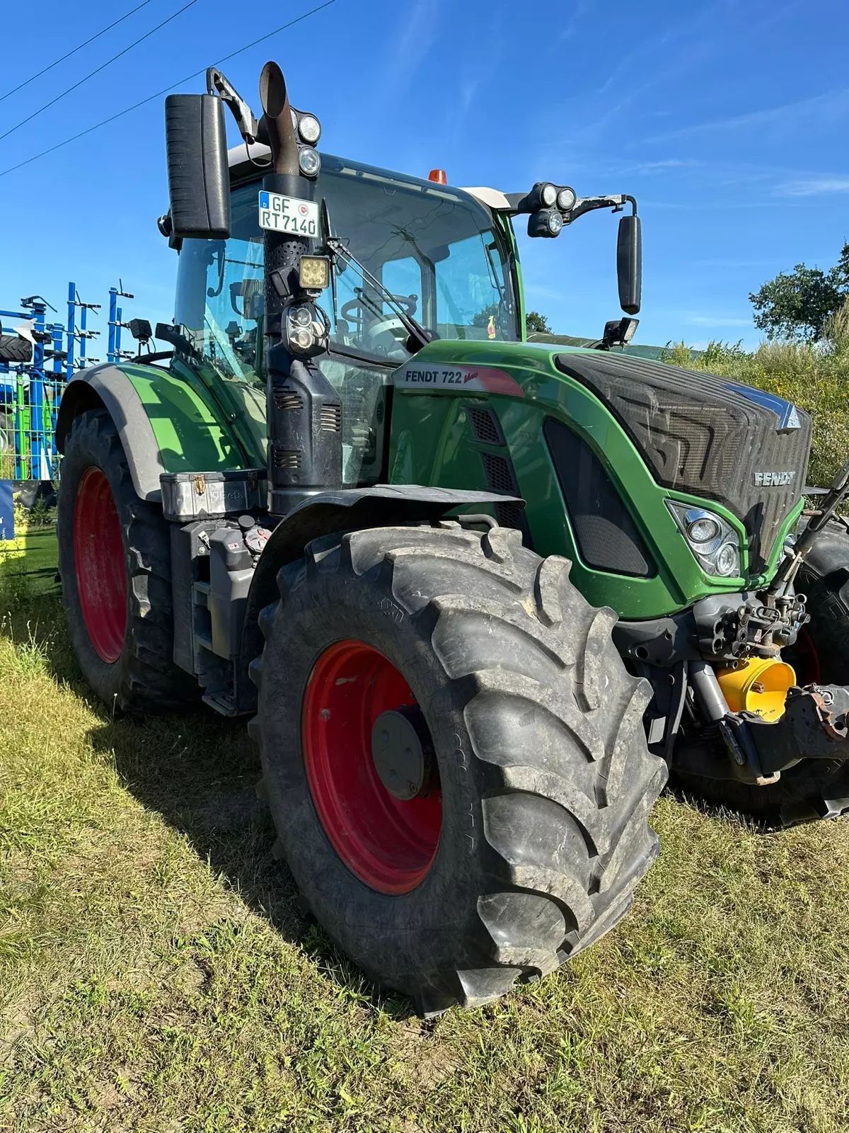 E-FARM: Fendt 718 Vario ProfiPlus - Traktor - id BY4ZNB7 - 95.000 € - Baujahr: 2014 - Abgelesene Motorstunden: 6.390,Motorleistung (PS): 180,Deutschland
