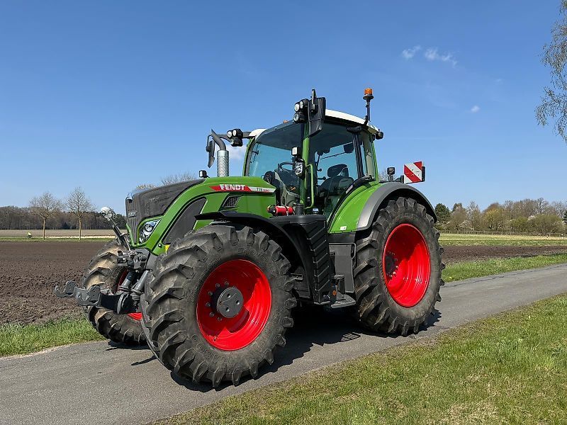 Fendt 718 Vario Tractor €149,000