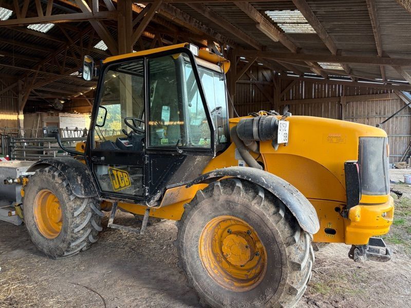 E-FARM: JCB 528-70 - Chargeur télescopique  - id WUITGEE - 23 000 € - Année: 2005 - Lecture du nombre d'heure: 9 353,Puissance du moteur (chevaux): 100,France