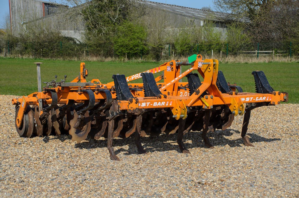 E-FARM: Simba 3m x-press cultivator - Kultywator - id AMF8TYC - 13 272 € - Rok produkcji: 2007 - Zjednoczone Królestwo