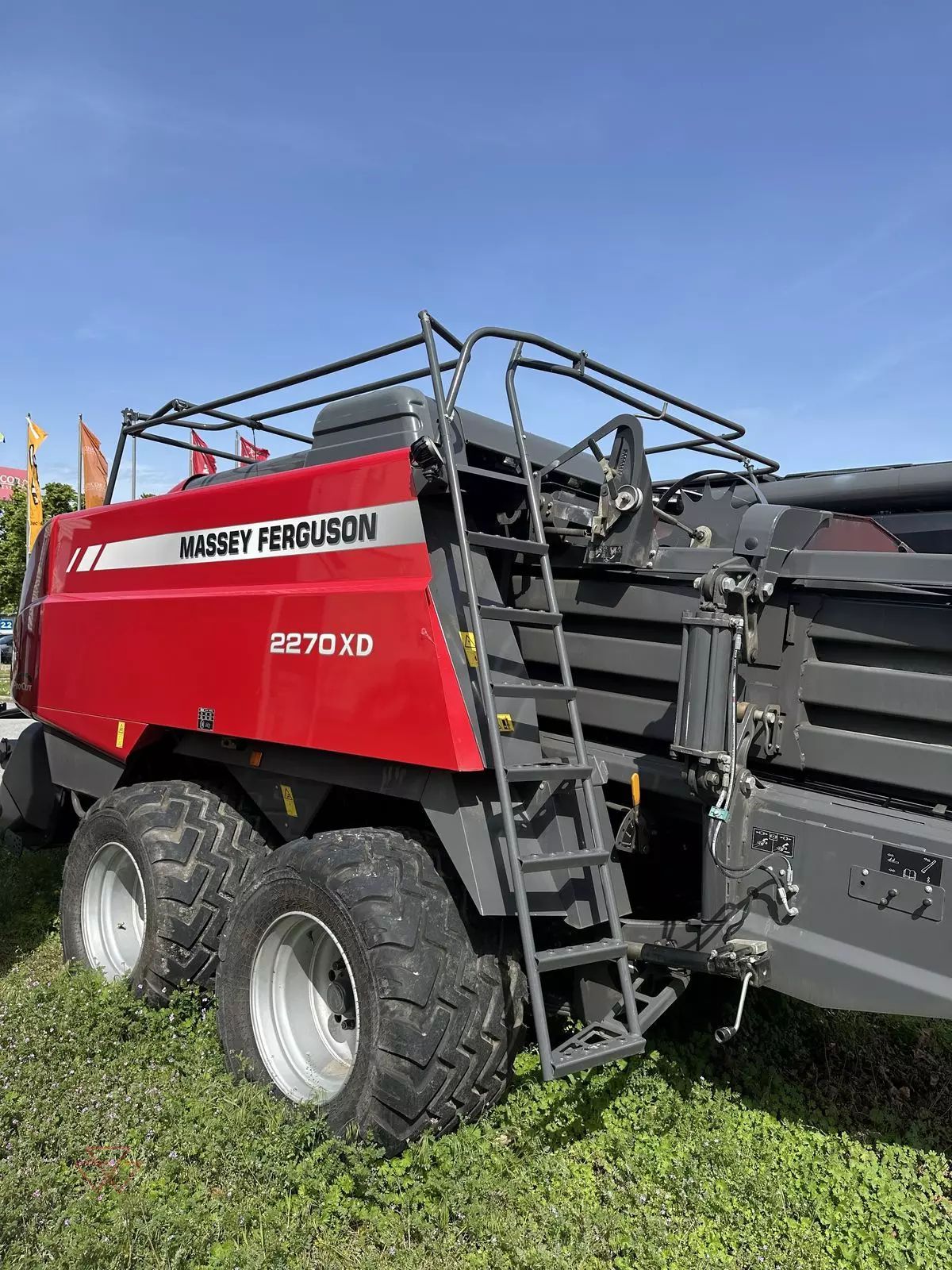 E-FARM: Massey Ferguson quaderballenpresse massey ferguson 2270 xdtc - Baler - id FKPMIWQ - €179,000 - Austria