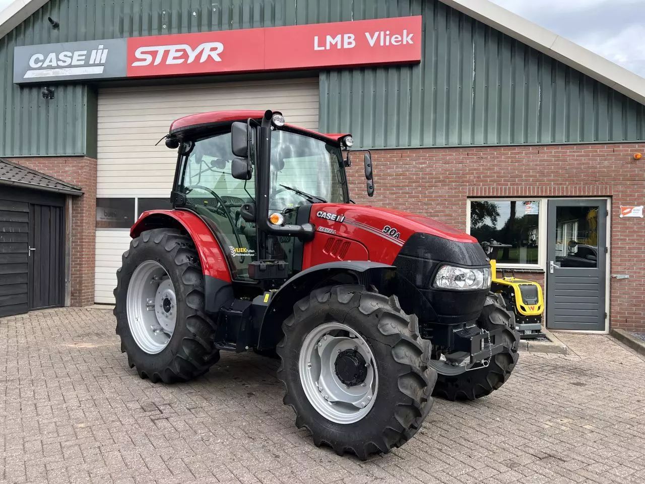 Case IH Farmall 90 Tractor €39,999