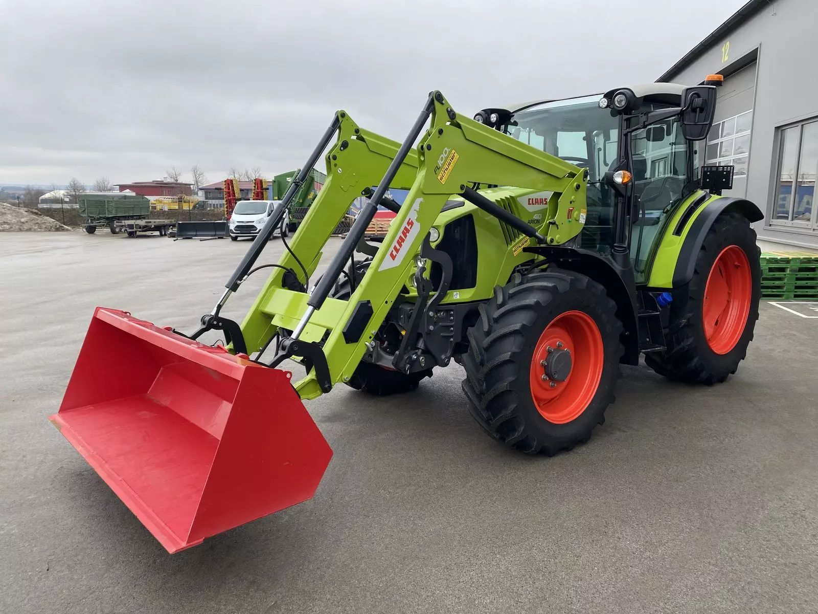 Claas Arion 410 Tractor €75,500