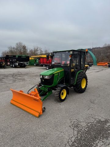 John Deere 3025 E Tractor €29,917