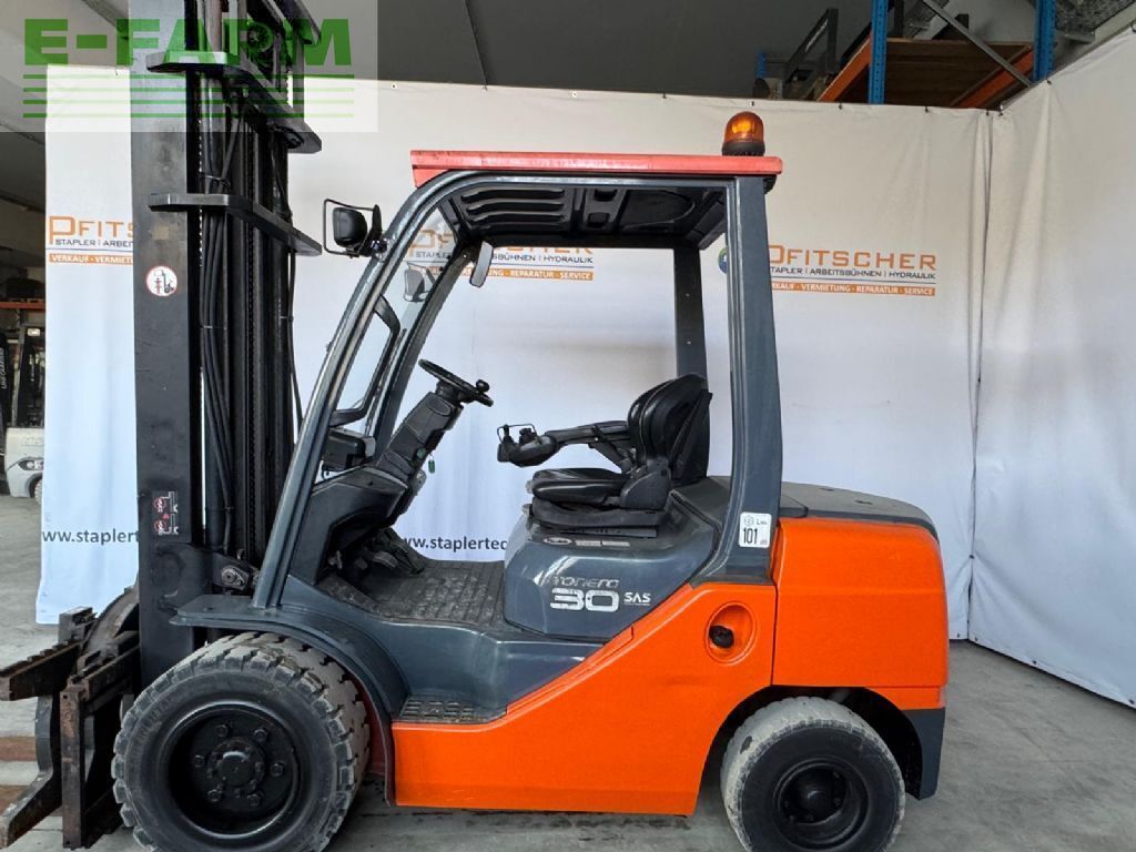 TOYOTA 8fdf30 Gabelstapler 14.990 €