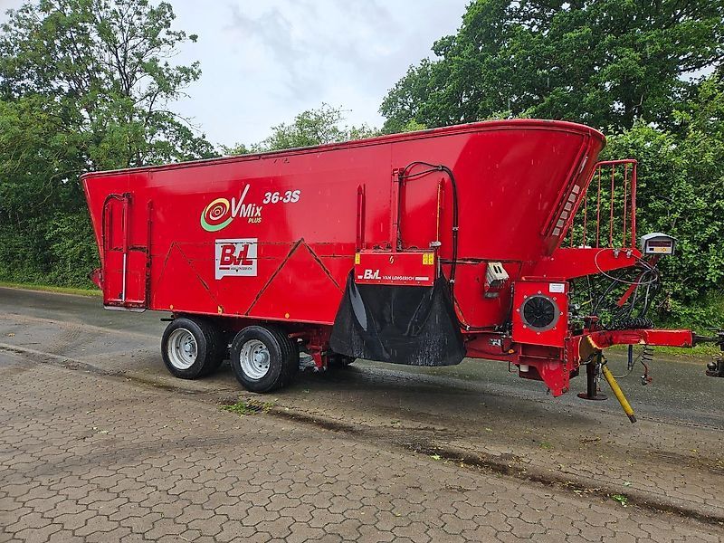 E-FARM: BVL v mix 36 3s - Mixer feeder - id HQDHXIS - €8,400 - Year of construction: 2011 - Germany