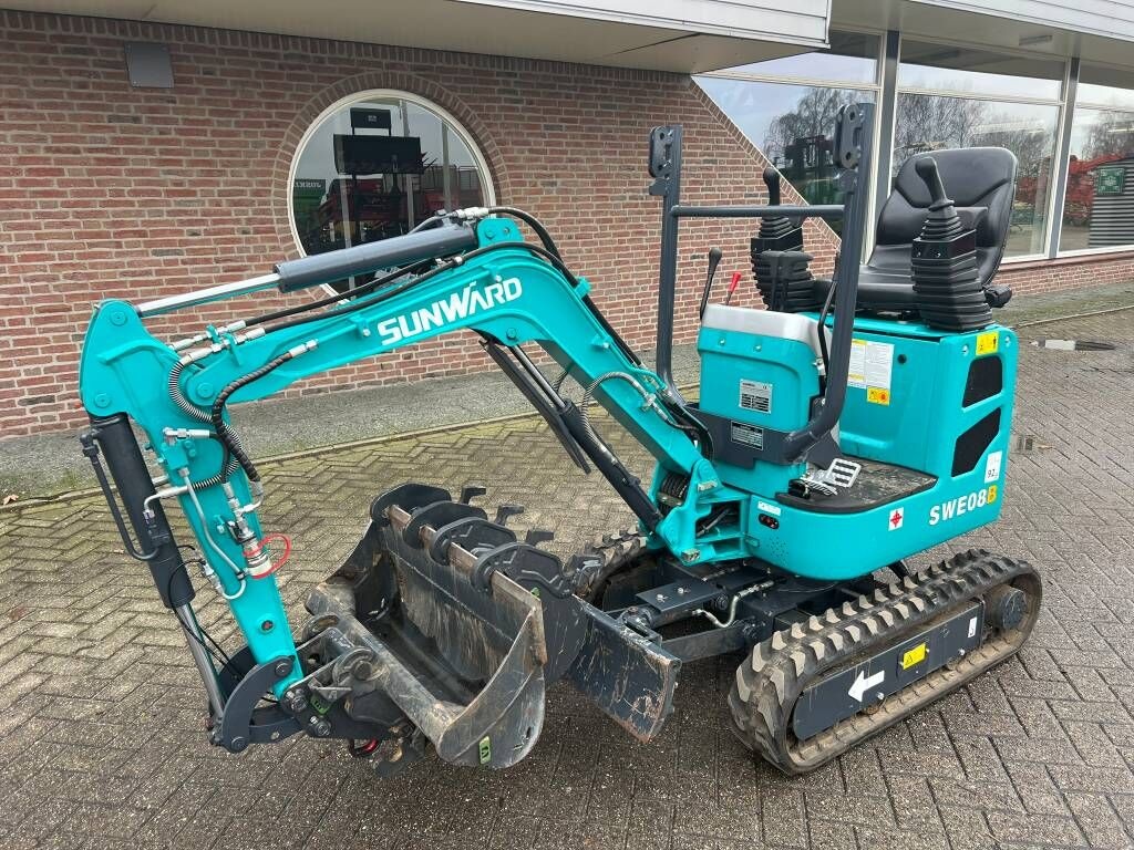 sunward swe08b minikraan excavator €16,000