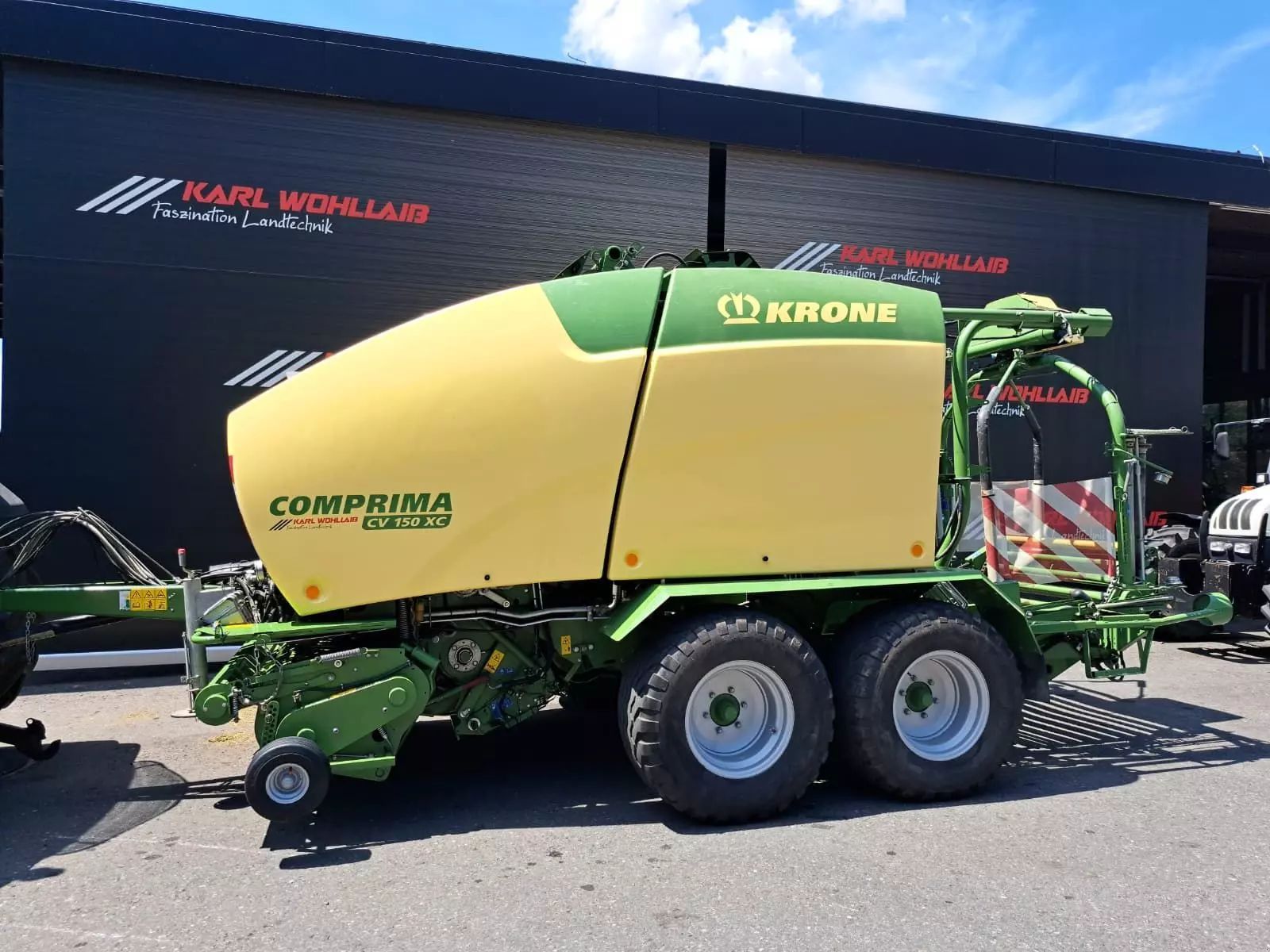 Krone Comprima CV 150 XC Baler €40,800